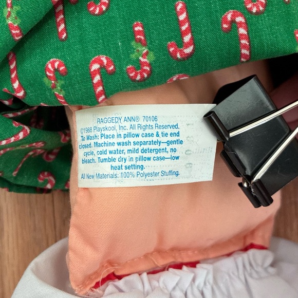 Vintage Raggedy Ann Candy Canes Christmas Doll, Playskool. 18 in size. 1988 - Picture 8 of 10